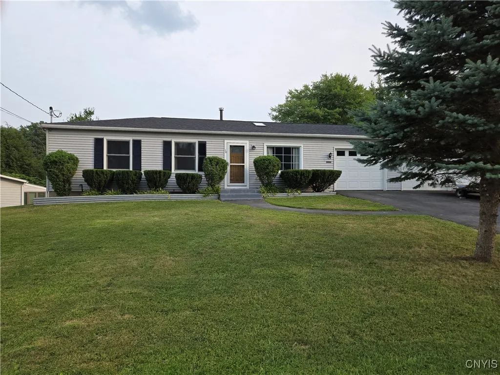 10 Sprucedale Avenue, Whitestown, New York 13492, Whitestown, New York 13492, 4 Bedrooms Bedrooms, 9 Rooms Rooms,1 BathroomBathrooms,Residential,Closed,10 Sprucedale Avenue, Whitestown, New York 13492,0,S1627922