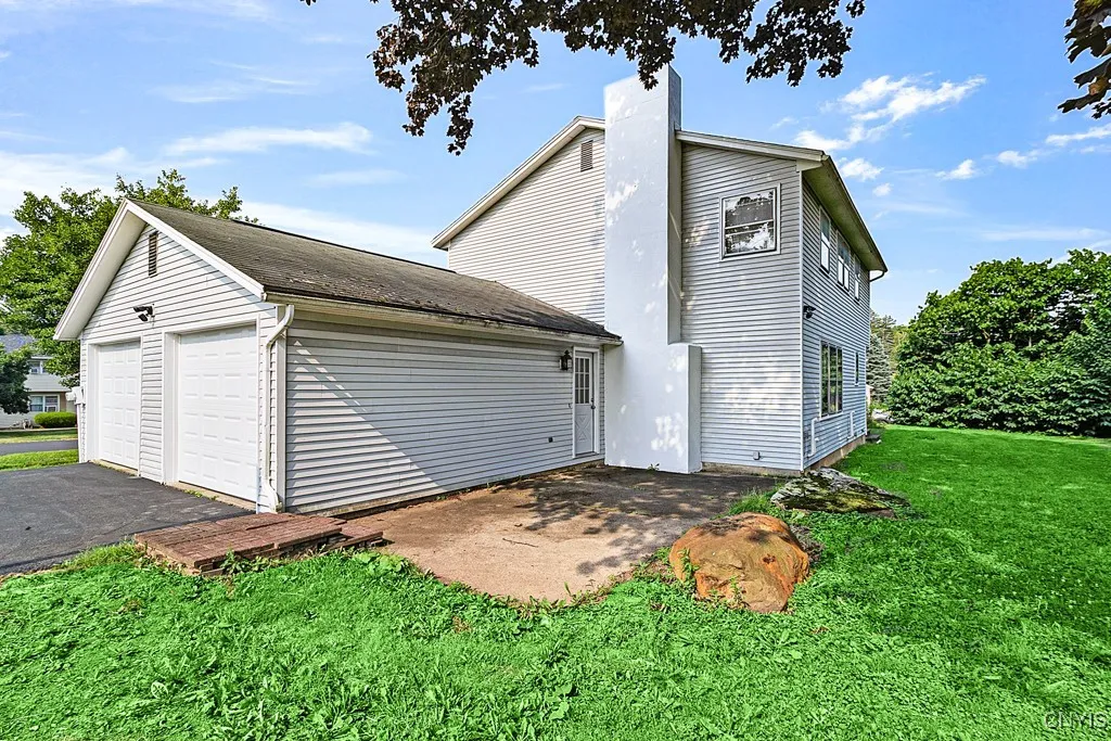 69 Woodberry Road, New Hartford, New York 13413, New Hartford, New York 13413, 5 Bedrooms Bedrooms, 13 Rooms Rooms,2 BathroomsBathrooms,Residential,Closed,69 Woodberry Road, New Hartford, New York 13413,0,S1628818