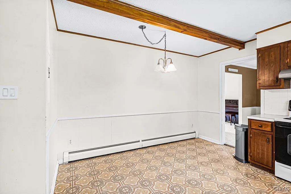 69 Woodberry Road, New Hartford, New York 13413, New Hartford, New York 13413, 5 Bedrooms Bedrooms, 13 Rooms Rooms,2 BathroomsBathrooms,Residential,Closed,69 Woodberry Road, New Hartford, New York 13413,0,S1628818