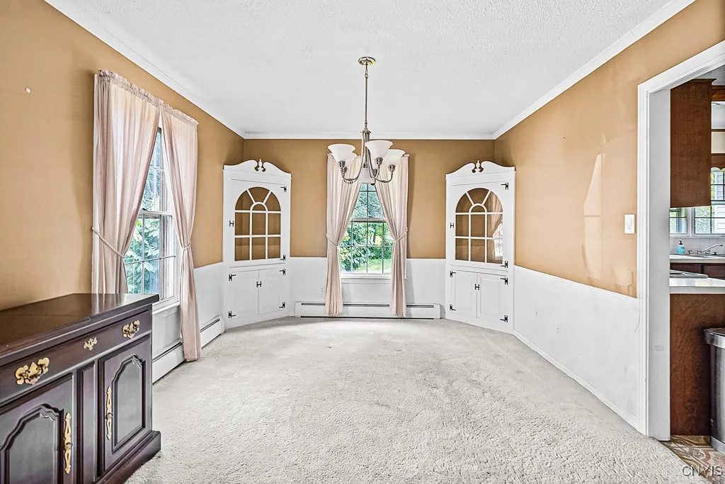 69 Woodberry Road, New Hartford, New York 13413, New Hartford, New York 13413, 5 Bedrooms Bedrooms, 13 Rooms Rooms,2 BathroomsBathrooms,Residential,Closed,69 Woodberry Road, New Hartford, New York 13413,0,S1628818