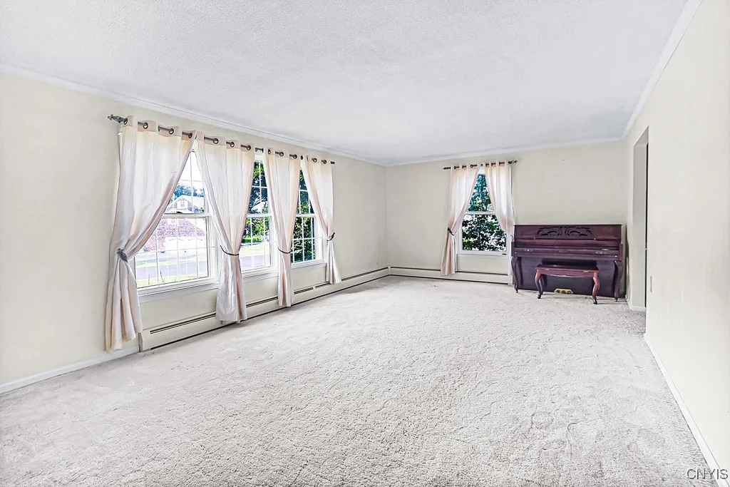 69 Woodberry Road, New Hartford, New York 13413, New Hartford, New York 13413, 5 Bedrooms Bedrooms, 13 Rooms Rooms,2 BathroomsBathrooms,Residential,Closed,69 Woodberry Road, New Hartford, New York 13413,0,S1628818