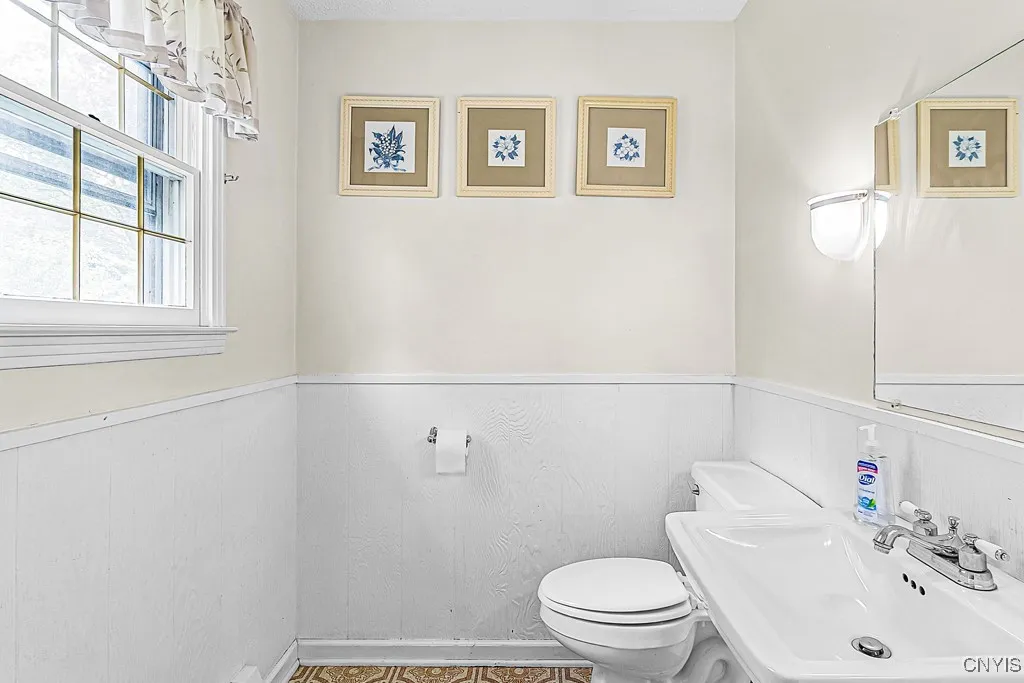 69 Woodberry Road, New Hartford, New York 13413, New Hartford, New York 13413, 5 Bedrooms Bedrooms, 13 Rooms Rooms,2 BathroomsBathrooms,Residential,Closed,69 Woodberry Road, New Hartford, New York 13413,0,S1628818