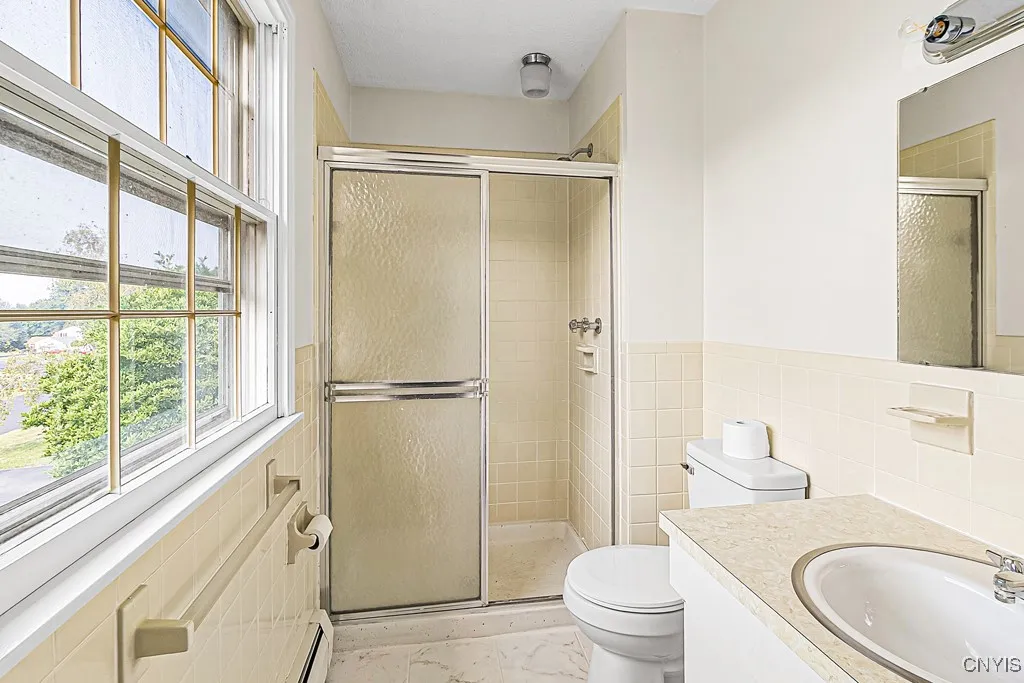 69 Woodberry Road, New Hartford, New York 13413, New Hartford, New York 13413, 5 Bedrooms Bedrooms, 13 Rooms Rooms,2 BathroomsBathrooms,Residential,Closed,69 Woodberry Road, New Hartford, New York 13413,0,S1628818