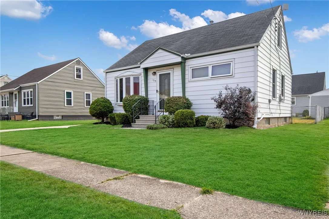 109 Currier Avenue, Cheektowaga, New York 14212, Cheektowaga, New York 14212, 3 Bedrooms Bedrooms, 5 Rooms Rooms,1 BathroomBathrooms,Residential,Closed,109 Currier Avenue, Cheektowaga, New York 14212,0,B1627967