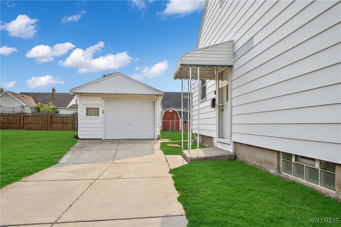 109 Currier Avenue, Cheektowaga, New York 14212, Cheektowaga, New York 14212, 3 Bedrooms Bedrooms, 5 Rooms Rooms,1 BathroomBathrooms,Residential,Closed,109 Currier Avenue, Cheektowaga, New York 14212,0,B1627967