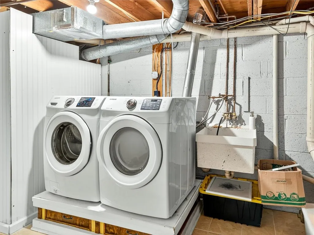 washer and dryer stay!