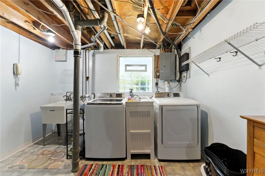 112 Brookwood Drive, Hamburg, New York 14075, Hamburg, New York 14075, 3 Bedrooms Bedrooms, 7 Rooms Rooms,1 BathroomBathrooms,Residential,Closed,112 Brookwood Drive, Hamburg, New York 14075,0,B1628252