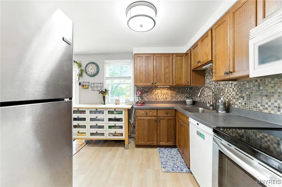 112 Brookwood Drive, Hamburg, New York 14075, Hamburg, New York 14075, 3 Bedrooms Bedrooms, 7 Rooms Rooms,1 BathroomBathrooms,Residential,Closed,112 Brookwood Drive, Hamburg, New York 14075,0,B1628252