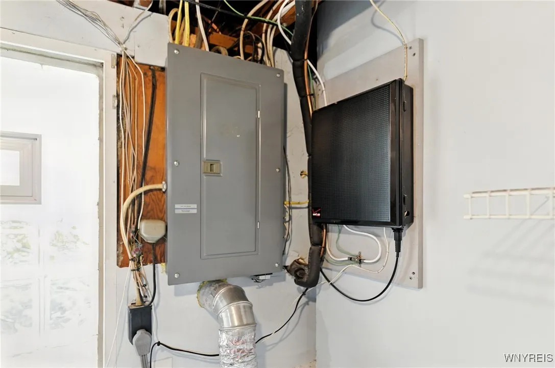 112 Brookwood Drive, Hamburg, New York 14075, Hamburg, New York 14075, 3 Bedrooms Bedrooms, 7 Rooms Rooms,1 BathroomBathrooms,Residential,Closed,112 Brookwood Drive, Hamburg, New York 14075,0,B1628252