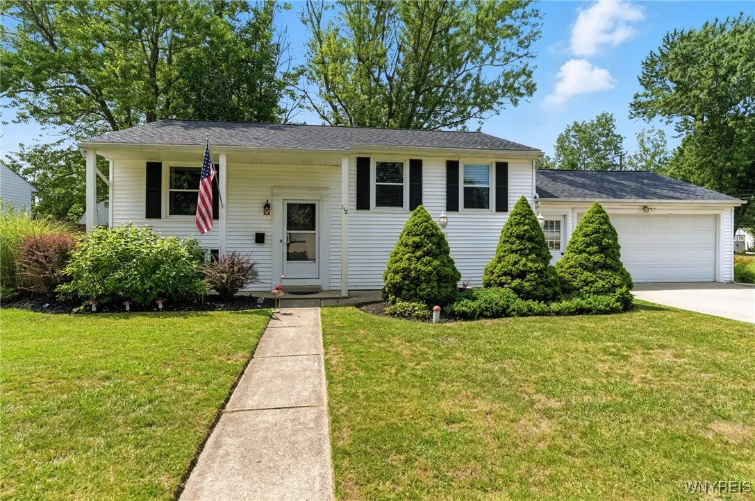 112 Brookwood Drive, Hamburg, New York 14075, Hamburg, New York 14075, 3 Bedrooms Bedrooms, 7 Rooms Rooms,1 BathroomBathrooms,Residential,Closed,112 Brookwood Drive, Hamburg, New York 14075,0,B1628252