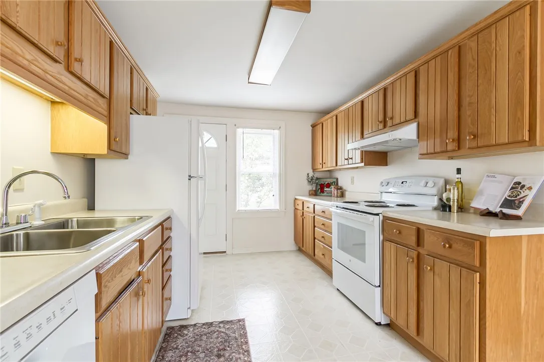 3796 Union Street, Marion, New York 14505, Marion, New York 14505, 5 Bedrooms Bedrooms, 7 Rooms Rooms,1 BathroomBathrooms,Residential,Closed,3796 Union Street, Marion, New York 14505,0,R1628649