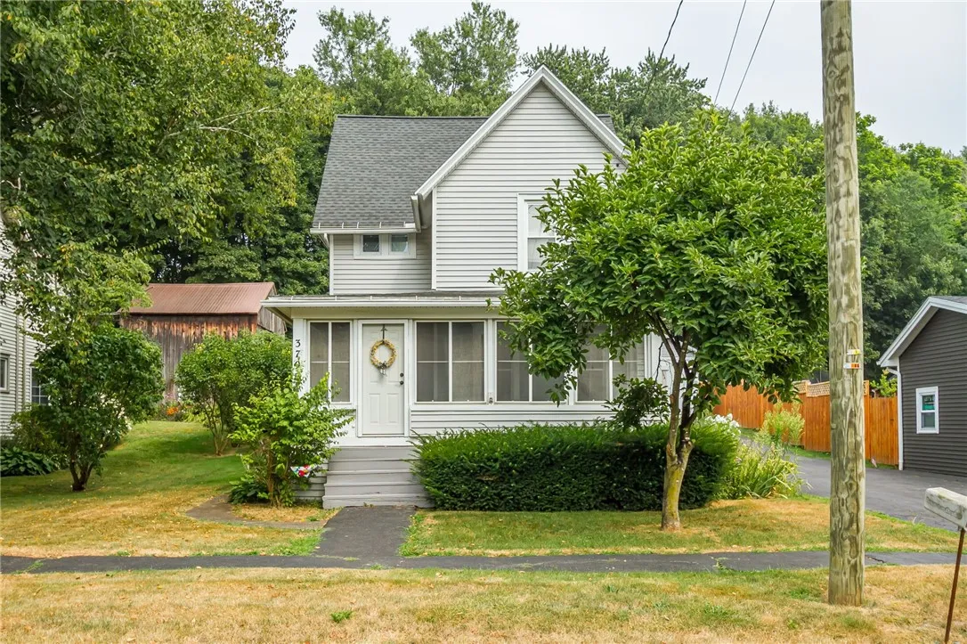 3796 Union Street, Marion, New York 14505, Marion, New York 14505, 5 Bedrooms Bedrooms, 7 Rooms Rooms,1 BathroomBathrooms,Residential,Closed,3796 Union Street, Marion, New York 14505,0,R1628649