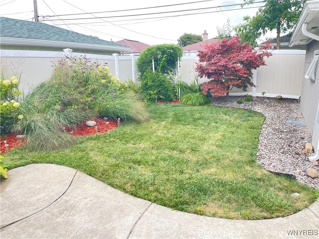 41 Marion Road, Amherst, New York 14226, Amherst, New York 14226, 3 Bedrooms Bedrooms, 5 Rooms Rooms,1 BathroomBathrooms,Residential,For Sale,41 Marion Road, Amherst, New York 14226,B1628905