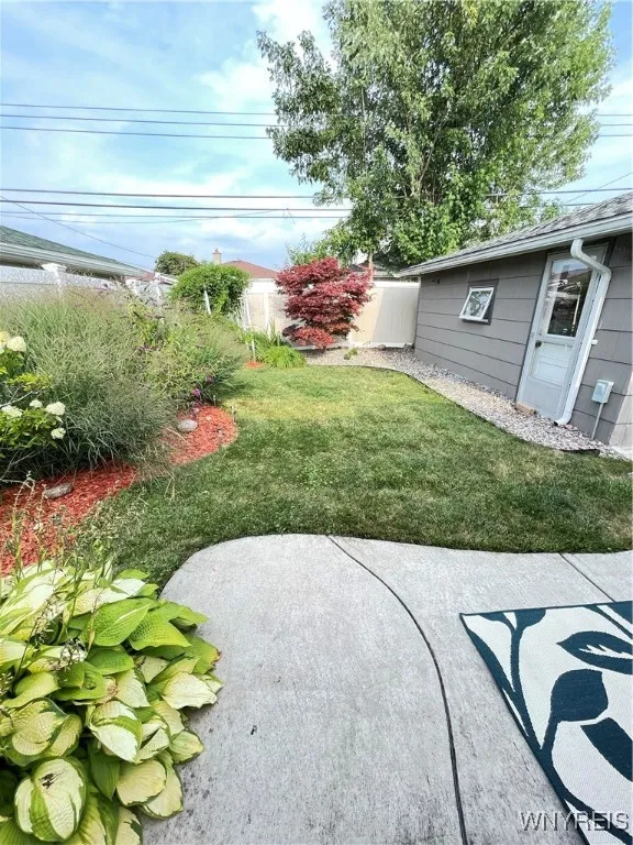 41 Marion Road, Amherst, New York 14226, Amherst, New York 14226, 3 Bedrooms Bedrooms, 5 Rooms Rooms,1 BathroomBathrooms,Residential,For Sale,41 Marion Road, Amherst, New York 14226,B1628905