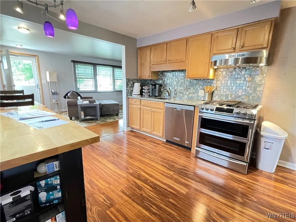 41 Marion Road, Amherst, New York 14226, Amherst, New York 14226, 3 Bedrooms Bedrooms, 5 Rooms Rooms,1 BathroomBathrooms,Residential,For Sale,41 Marion Road, Amherst, New York 14226,B1628905