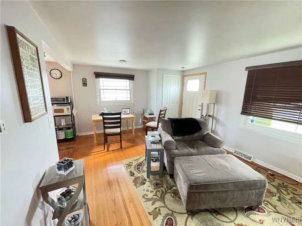 41 Marion Road, Amherst, New York 14226, Amherst, New York 14226, 3 Bedrooms Bedrooms, 5 Rooms Rooms,1 BathroomBathrooms,Residential,For Sale,41 Marion Road, Amherst, New York 14226,B1628905