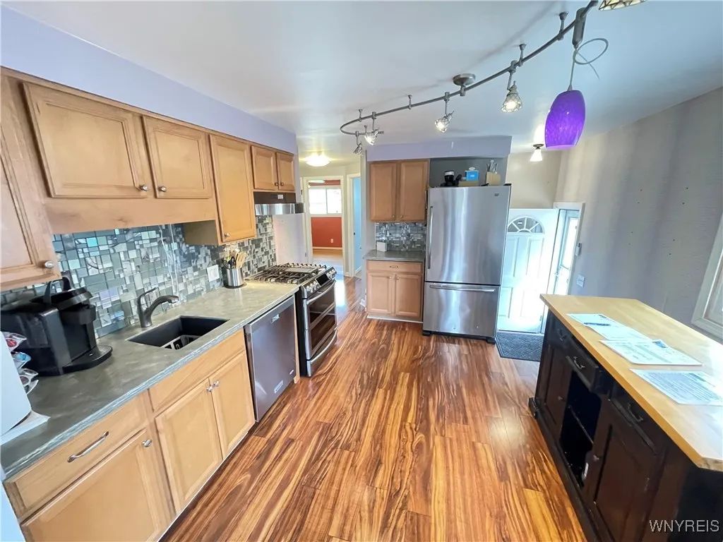 41 Marion Road, Amherst, New York 14226, Amherst, New York 14226, 3 Bedrooms Bedrooms, 5 Rooms Rooms,1 BathroomBathrooms,Residential,For Sale,41 Marion Road, Amherst, New York 14226,B1628905