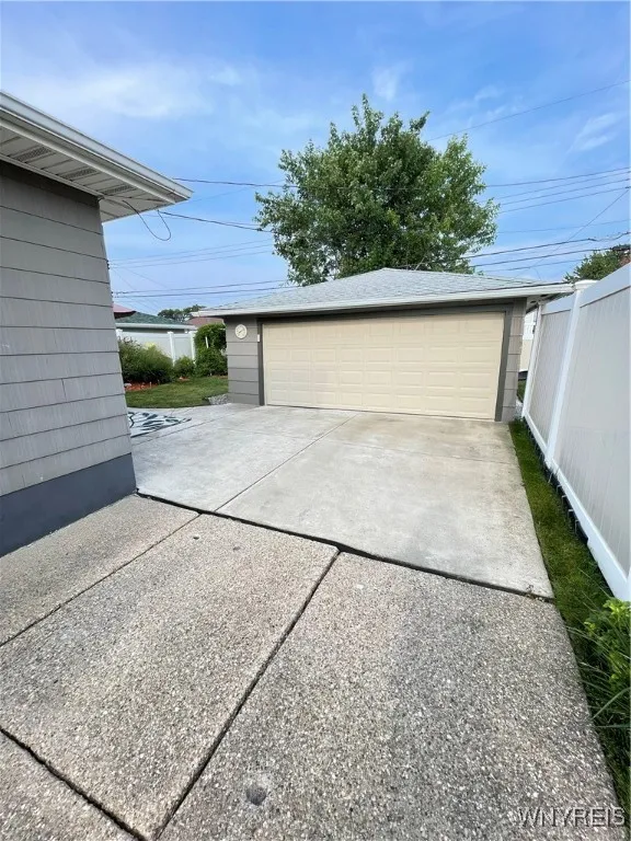 41 Marion Road, Amherst, New York 14226, Amherst, New York 14226, 3 Bedrooms Bedrooms, 5 Rooms Rooms,1 BathroomBathrooms,Residential,For Sale,41 Marion Road, Amherst, New York 14226,B1628905