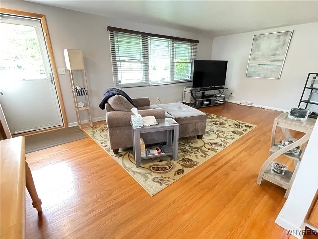 41 Marion Road, Amherst, New York 14226, Amherst, New York 14226, 3 Bedrooms Bedrooms, 5 Rooms Rooms,1 BathroomBathrooms,Residential,For Sale,41 Marion Road, Amherst, New York 14226,B1628905