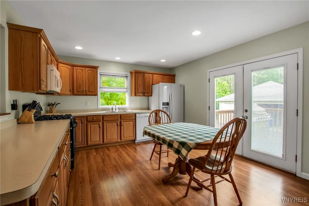 34 Kauderer Place, West Seneca, New York 14224, West Seneca, New York 14224, 6 Bedrooms Bedrooms, ,2 BathroomsBathrooms,Residential,Closed,34 Kauderer Place, West Seneca, New York 14224,0,B1628900