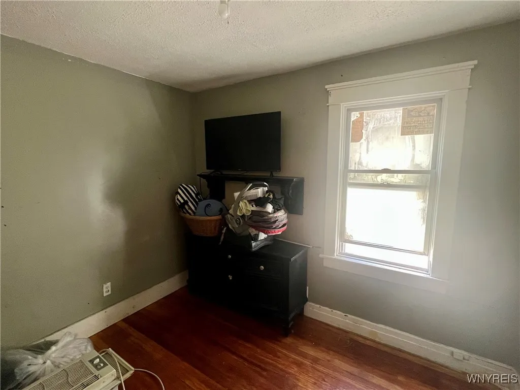 204 Condon Avenue, Buffalo, New York 14207, Buffalo, New York 14207, 6 Bedrooms Bedrooms, ,2 BathroomsBathrooms,Residential,For Sale,204 Condon Avenue, Buffalo, New York 14207,B1628805