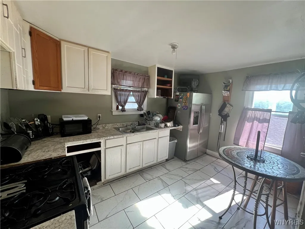 204 Condon Avenue, Buffalo, New York 14207, Buffalo, New York 14207, 6 Bedrooms Bedrooms, ,2 BathroomsBathrooms,Residential,For Sale,204 Condon Avenue, Buffalo, New York 14207,B1628805