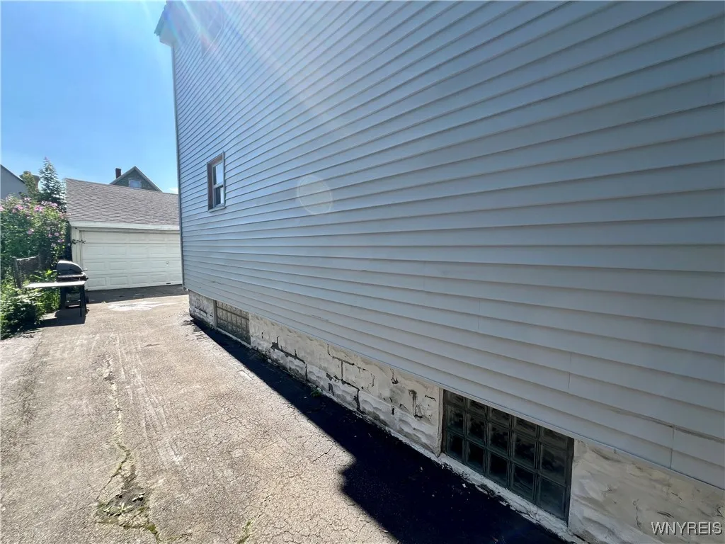 204 Condon Avenue, Buffalo, New York 14207, Buffalo, New York 14207, 6 Bedrooms Bedrooms, ,2 BathroomsBathrooms,Residential,For Sale,204 Condon Avenue, Buffalo, New York 14207,B1628805