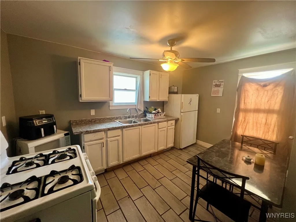 204 Condon Avenue, Buffalo, New York 14207, Buffalo, New York 14207, 6 Bedrooms Bedrooms, ,2 BathroomsBathrooms,Residential,For Sale,204 Condon Avenue, Buffalo, New York 14207,B1628805