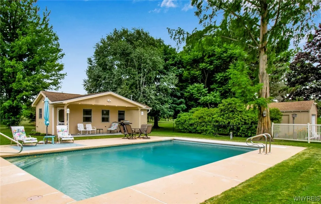 Inground Pool with guest house.