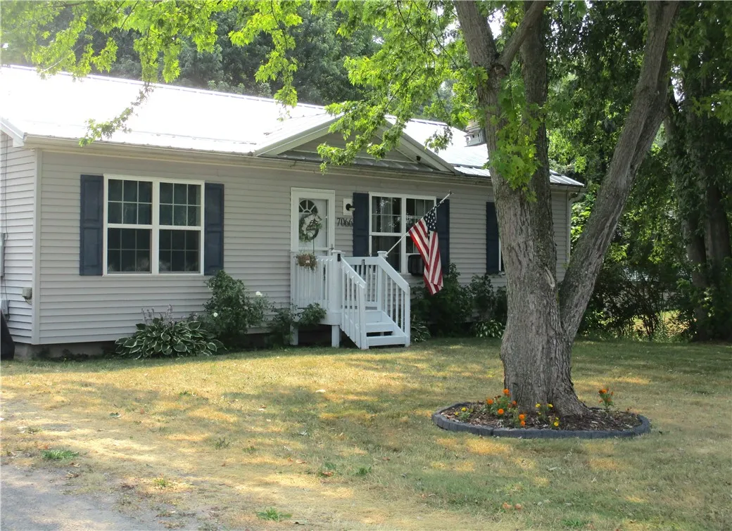 7066 Lake Avenue, Williamson, New York 14589, Williamson, New York 14589, 3 Bedrooms Bedrooms, 5 Rooms Rooms,2 BathroomsBathrooms,Residential,Closed,7066 Lake Avenue, Williamson, New York 14589,0,R1627859