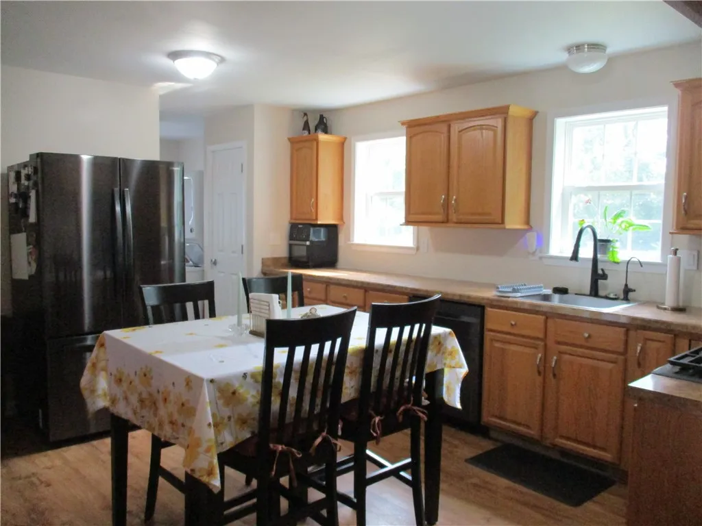 7066 Lake Avenue, Williamson, New York 14589, Williamson, New York 14589, 3 Bedrooms Bedrooms, 5 Rooms Rooms,2 BathroomsBathrooms,Residential,Closed,7066 Lake Avenue, Williamson, New York 14589,0,R1627859