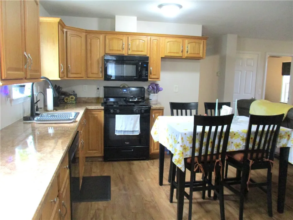 7066 Lake Avenue, Williamson, New York 14589, Williamson, New York 14589, 3 Bedrooms Bedrooms, 5 Rooms Rooms,2 BathroomsBathrooms,Residential,Closed,7066 Lake Avenue, Williamson, New York 14589,0,R1627859