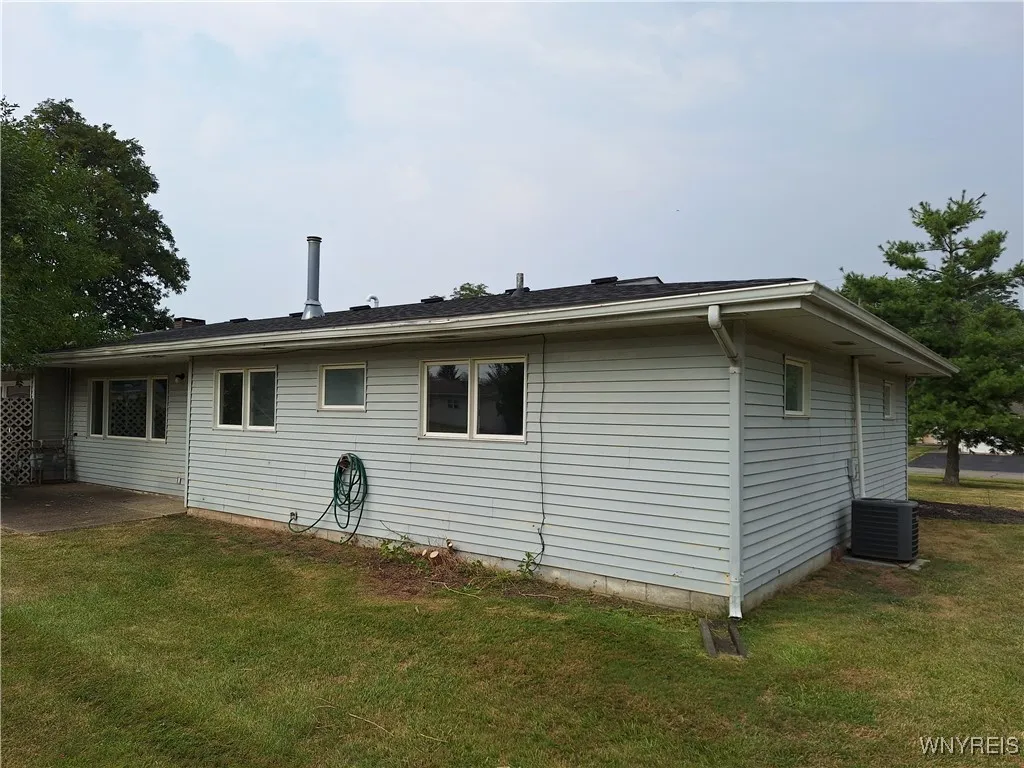 221 Beckwith Avenue, Niagara, New York 14304, Niagara, New York 14304, 4 Bedrooms Bedrooms, 6 Rooms Rooms,1 BathroomBathrooms,Residential,Closed,221 Beckwith Avenue, Niagara, New York 14304,0,B1628765