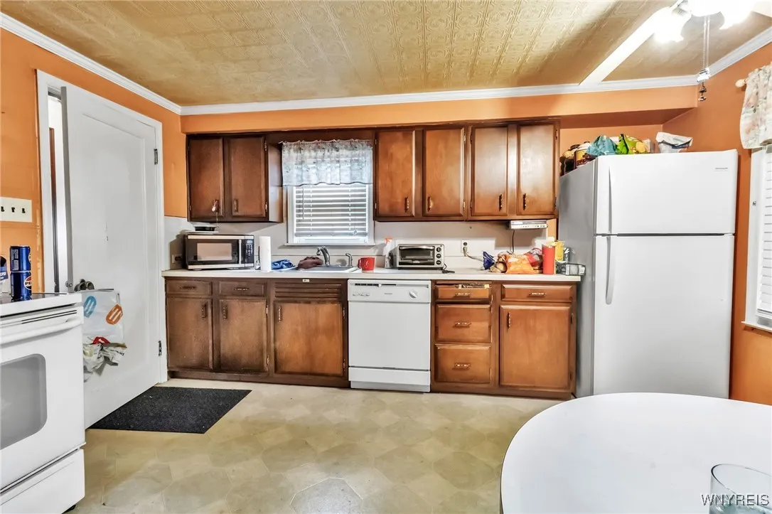 113 Colonial Avenue, Tonawanda, New York 14217, Tonawanda, New York 14217, 4 Bedrooms Bedrooms, 9 Rooms Rooms,2 BathroomsBathrooms,Residential,For Sale,113 Colonial Avenue, Tonawanda, New York 14217,B1628122