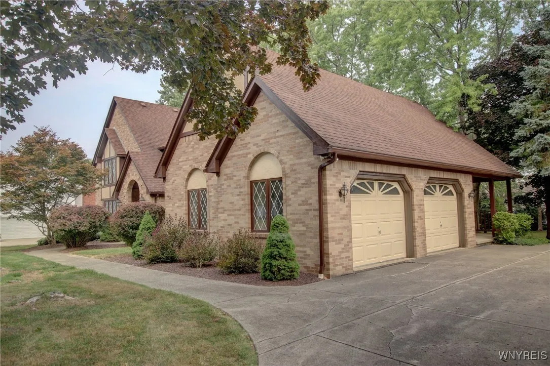 42 Fox Chapel Drive, Orchard Park, New York 14127, Orchard Park, New York 14127, 4 Bedrooms Bedrooms, 12 Rooms Rooms,2 BathroomsBathrooms,Residential,For Sale,42 Fox Chapel Drive, Orchard Park, New York 14127,B1628891