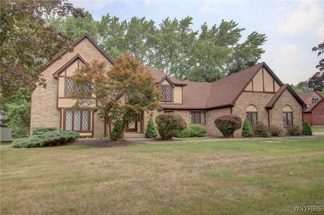 42 Fox Chapel Drive, Orchard Park, New York 14127, Orchard Park, New York 14127, 4 Bedrooms Bedrooms, 12 Rooms Rooms,2 BathroomsBathrooms,Residential,For Sale,42 Fox Chapel Drive, Orchard Park, New York 14127,B1628891