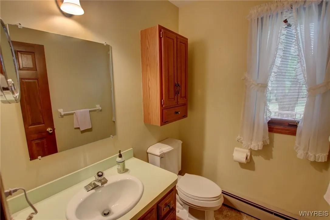 42 Fox Chapel Drive, Orchard Park, New York 14127, Orchard Park, New York 14127, 4 Bedrooms Bedrooms, 12 Rooms Rooms,2 BathroomsBathrooms,Residential,For Sale,42 Fox Chapel Drive, Orchard Park, New York 14127,B1628891