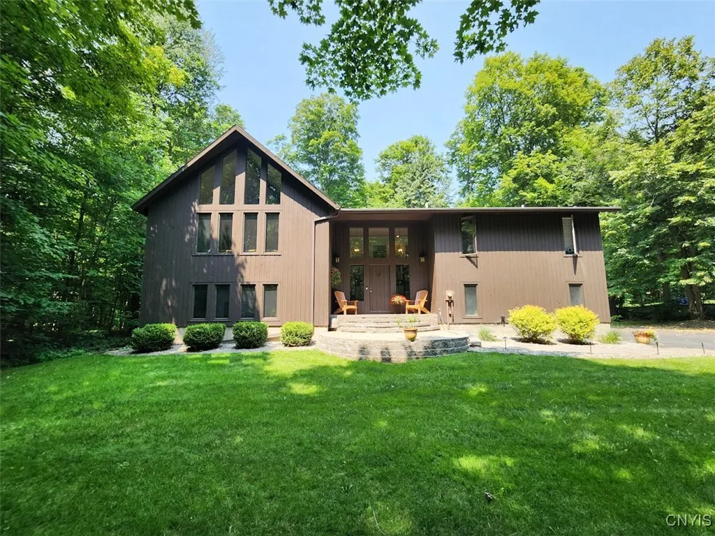 2683 Dunbar Woods Road, Marcellus, New York 13108, Marcellus, New York 13108, 4 Bedrooms Bedrooms, 10 Rooms Rooms,3 BathroomsBathrooms,Residential,Closed,2683 Dunbar Woods Road, Marcellus, New York 13108,0,S1627711