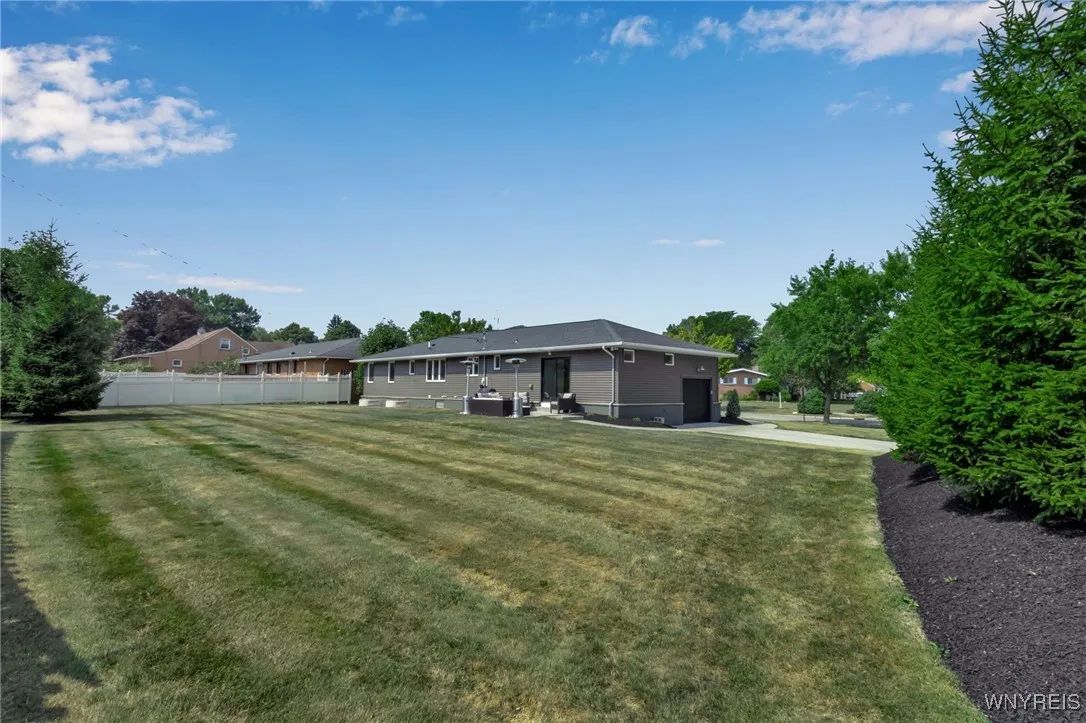 9 Evanshire Lane, Amherst, New York 14221, Amherst, New York 14221, 3 Bedrooms Bedrooms, 6 Rooms Rooms,3 BathroomsBathrooms,Residential,For Sale,9 Evanshire Lane, Amherst, New York 14221,B1628902
