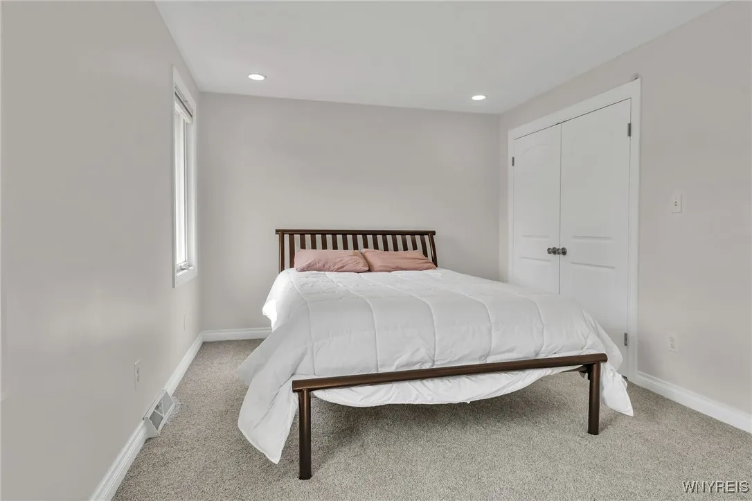 9 Evanshire Lane, Amherst, New York 14221, Amherst, New York 14221, 3 Bedrooms Bedrooms, 6 Rooms Rooms,3 BathroomsBathrooms,Residential,For Sale,9 Evanshire Lane, Amherst, New York 14221,B1628902
