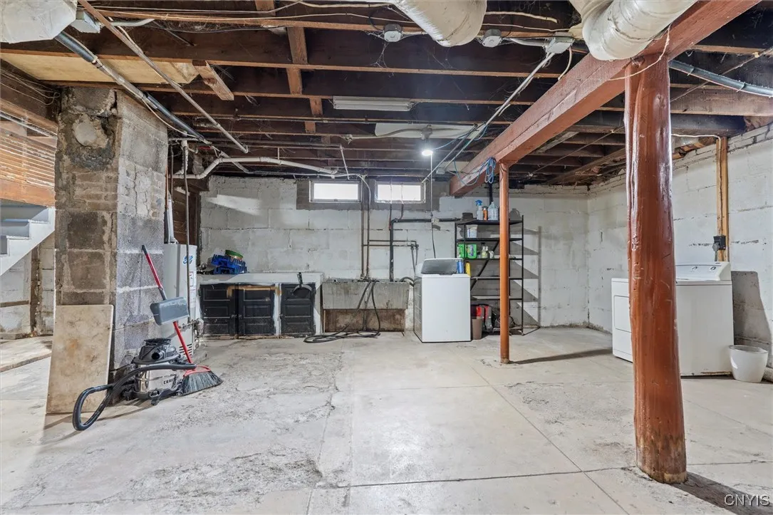 142 Hampton Road, Syracuse, New York 13203, Syracuse, New York 13203, 3 Bedrooms Bedrooms, 10 Rooms Rooms,1 BathroomBathrooms,Residential,For Sale,142 Hampton Road, Syracuse, New York 13203,0,S1628823