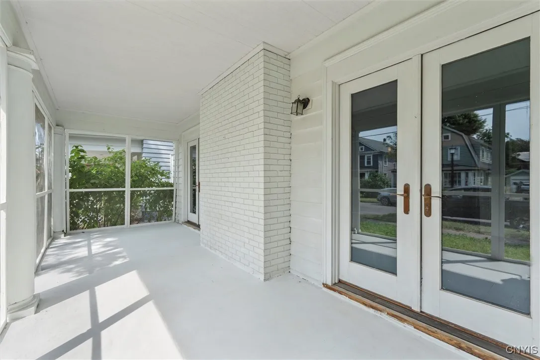 142 Hampton Road, Syracuse, New York 13203, Syracuse, New York 13203, 3 Bedrooms Bedrooms, 10 Rooms Rooms,1 BathroomBathrooms,Residential,For Sale,142 Hampton Road, Syracuse, New York 13203,0,S1628823