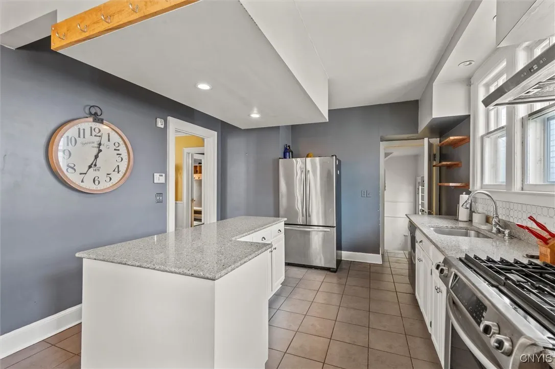 142 Hampton Road, Syracuse, New York 13203, Syracuse, New York 13203, 3 Bedrooms Bedrooms, 10 Rooms Rooms,1 BathroomBathrooms,Residential,For Sale,142 Hampton Road, Syracuse, New York 13203,0,S1628823