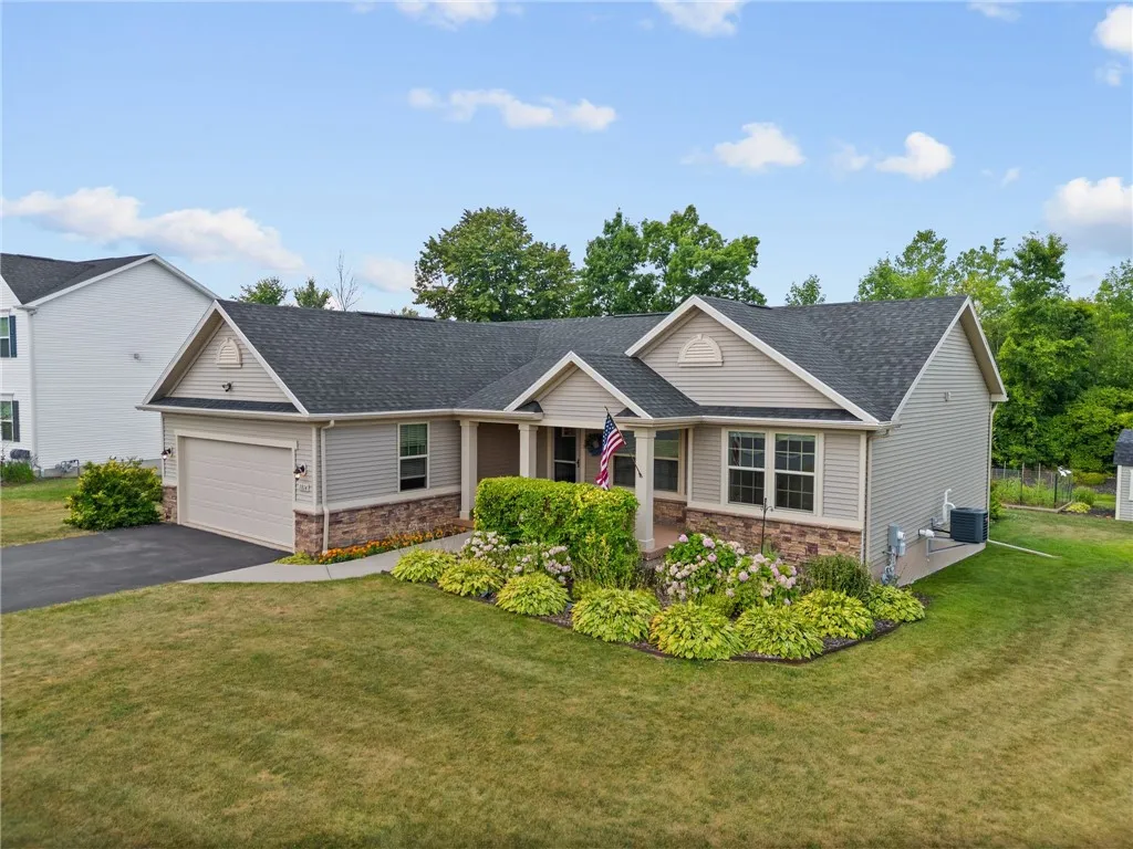 1814 Halesworth Lane, Webster, New York 14519, Webster, New York 14519, 3 Bedrooms Bedrooms, 7 Rooms Rooms,2 BathroomsBathrooms,Residential,Closed,1814 Halesworth Lane, Webster, New York 14519,0,R1628884