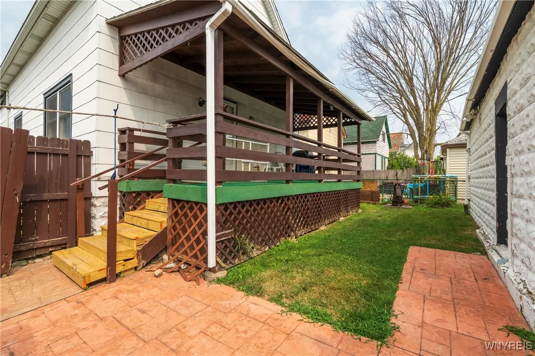 241 Willett St, Buffalo, New York 14206, Buffalo, New York 14206, 5 Bedrooms Bedrooms, ,2 BathroomsBathrooms,Residential,For Sale,241 Willett St, Buffalo, New York 14206,B1628764
