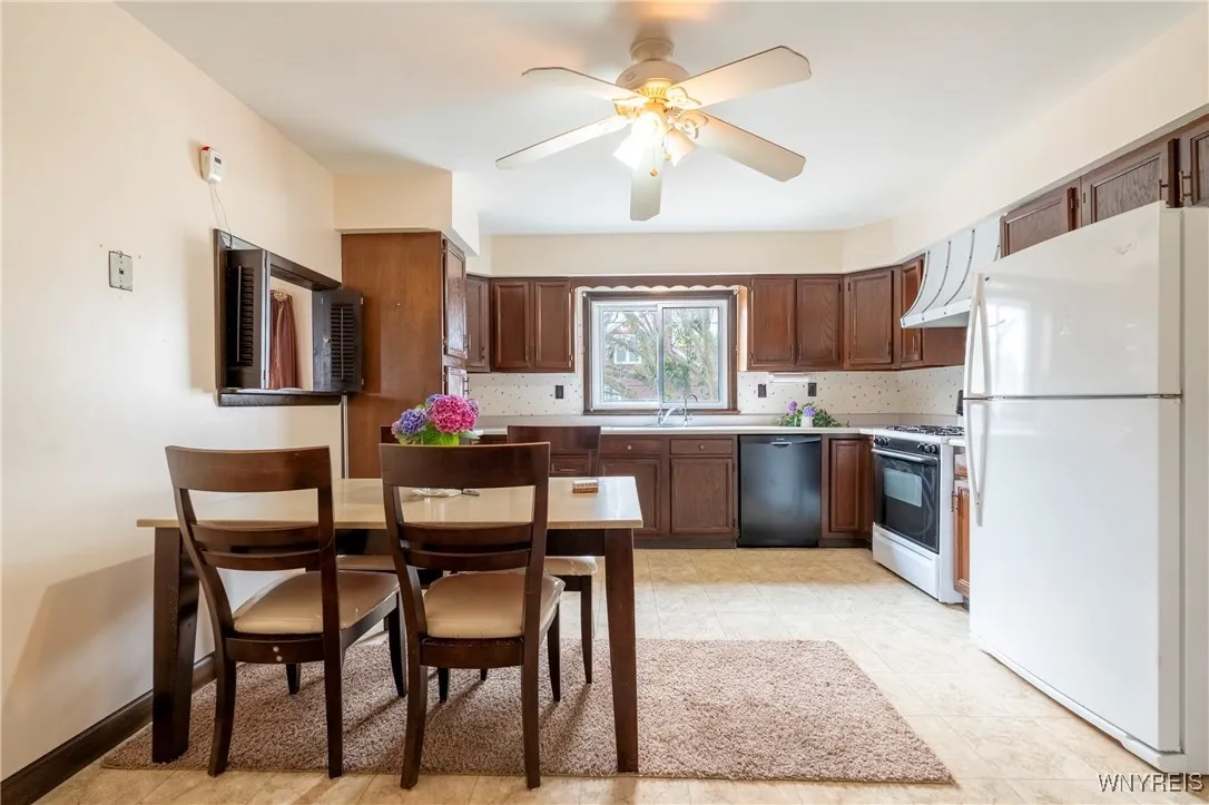 241 Willett St, Buffalo, New York 14206, Buffalo, New York 14206, 5 Bedrooms Bedrooms, ,2 BathroomsBathrooms,Residential,For Sale,241 Willett St, Buffalo, New York 14206,B1628764