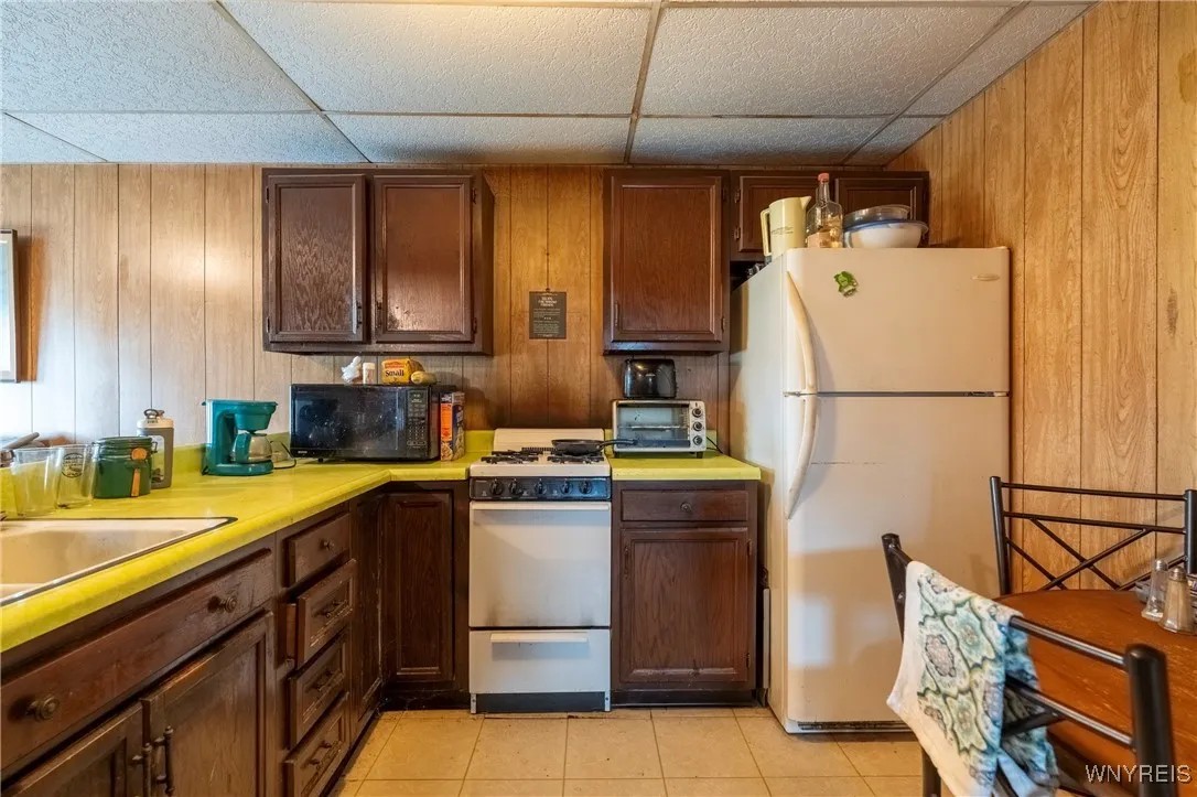 241 Willett St, Buffalo, New York 14206, Buffalo, New York 14206, 5 Bedrooms Bedrooms, ,2 BathroomsBathrooms,Residential,For Sale,241 Willett St, Buffalo, New York 14206,B1628764