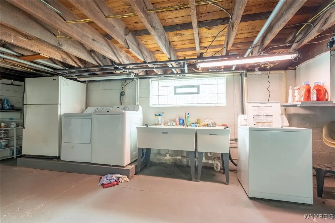 241 Willett St, Buffalo, New York 14206, Buffalo, New York 14206, 5 Bedrooms Bedrooms, ,2 BathroomsBathrooms,Residential,For Sale,241 Willett St, Buffalo, New York 14206,B1628764