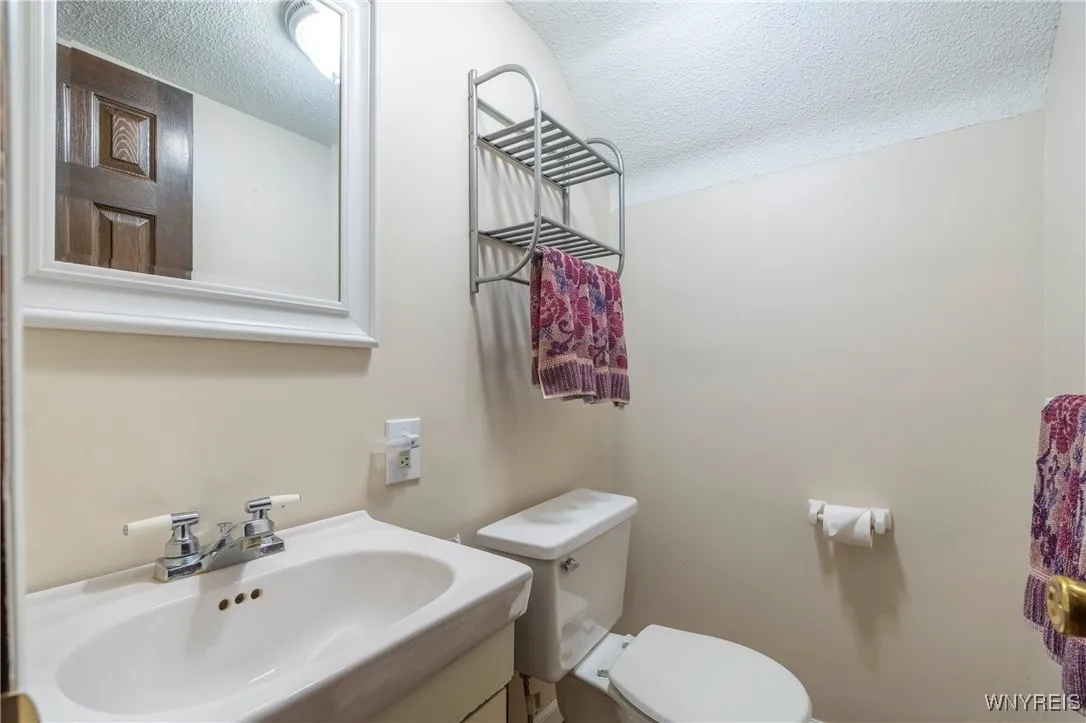 241 Willett St, Buffalo, New York 14206, Buffalo, New York 14206, 5 Bedrooms Bedrooms, ,2 BathroomsBathrooms,Residential,For Sale,241 Willett St, Buffalo, New York 14206,B1628764