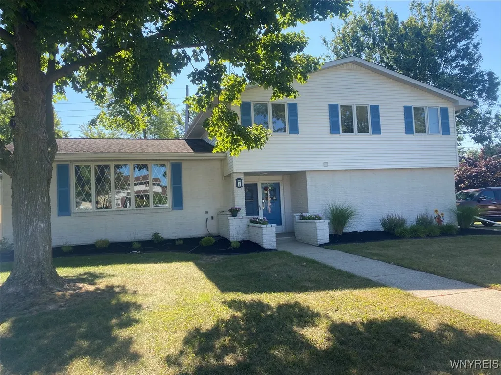 2 Impala Parkway, Lancaster, New York 14086, Lancaster, New York 14086, 3 Bedrooms Bedrooms, 8 Rooms Rooms,2 BathroomsBathrooms,Residential,Closed,2 Impala Parkway, Lancaster, New York 14086,0,B1628856